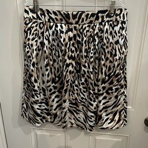 BNWOT White House/Black Market pleated skirt